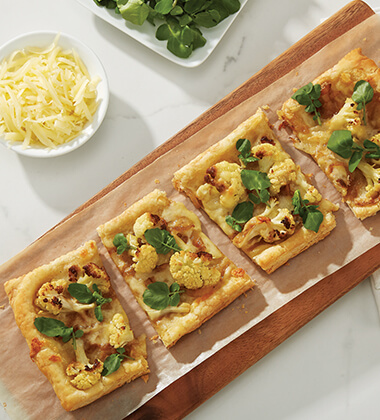 roasted cauliflower white cheddar flatbread featured image