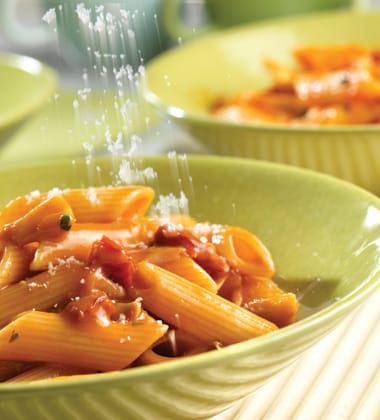 PASTA WITH CREAMY TOMATO VODKA SAUCE