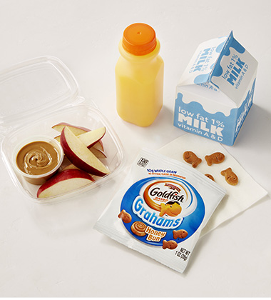 apple dunkers made with goldfish® grahams baked with whole grain honey bun featured image