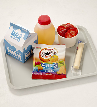 GOLDFISH® BAKED WITH WHOLE GRAIN COLORS BREAKFAST COMBO