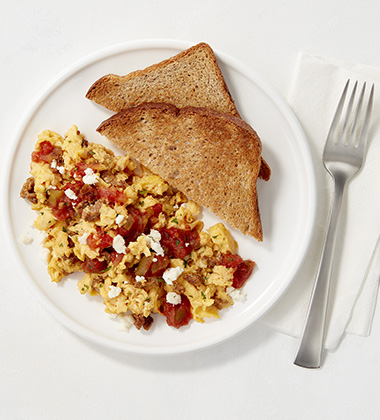 MEXICAN SCRAMBLED EGGS MADE WITH V8® SPICY HOT VEGETABLE JUICE AND PACE® SALSA