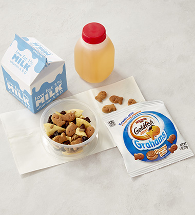 morning medley trail mix made with goldfish® grahams baked with whole grain honey bun featured image