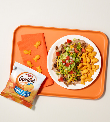 GOLDFISH NACHO PLATE