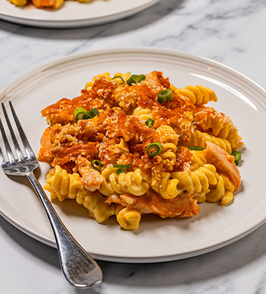 BUFFALO CHICKEN AND PASTA BAKE