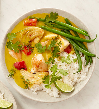 COCONUT CURRY SAUCE WITH CAMPBELL’S® CREAM OF CHICKEN SOUP