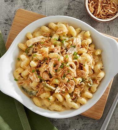 CHICKEN & POBLANO MAC & CHEESE MADE WITH CAMPBELL’S® RESERVE ROASTED POBLANO & WHITE CHEDDAR