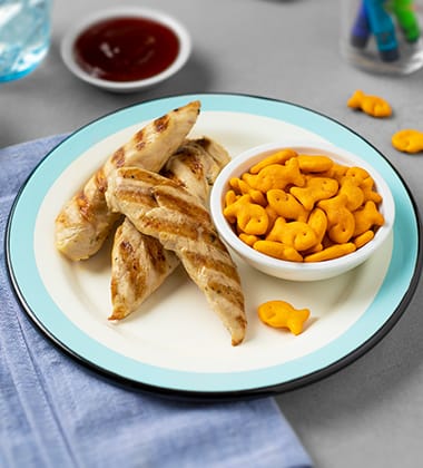 SIZZLIN’ TENDERS WITH GOLDFISH® CHEDDAR CRACKERS